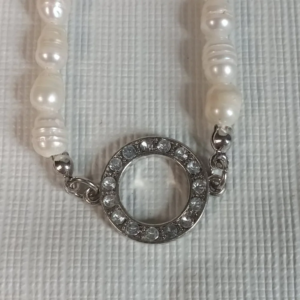 Natural White Pearl Beaded Rhinestone Encrusted Silver Circle Pendant Necklace